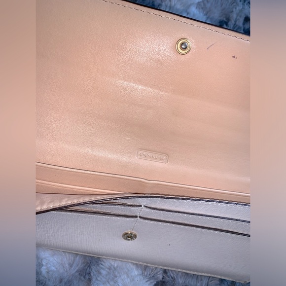 Coach leather wallet, cream and white. - Picture 3 of 6
